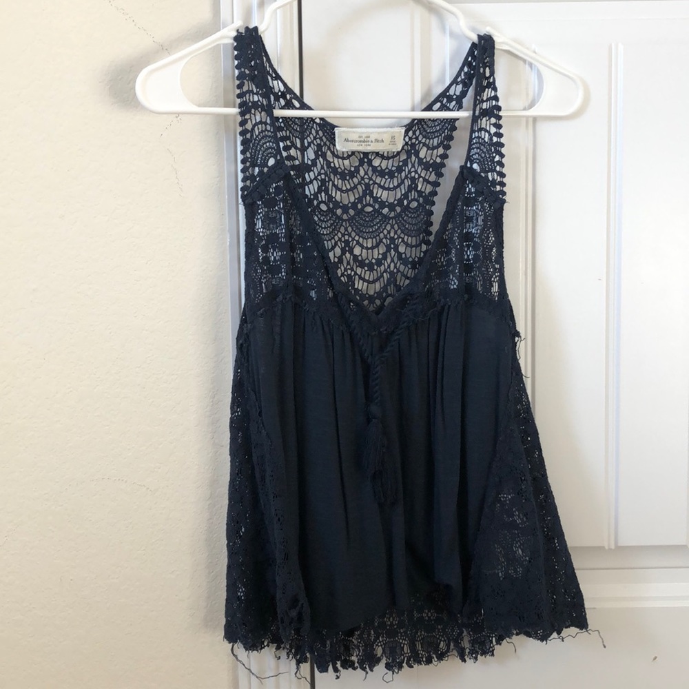 Abercrombie & Fitch Cropped, Flowing Top